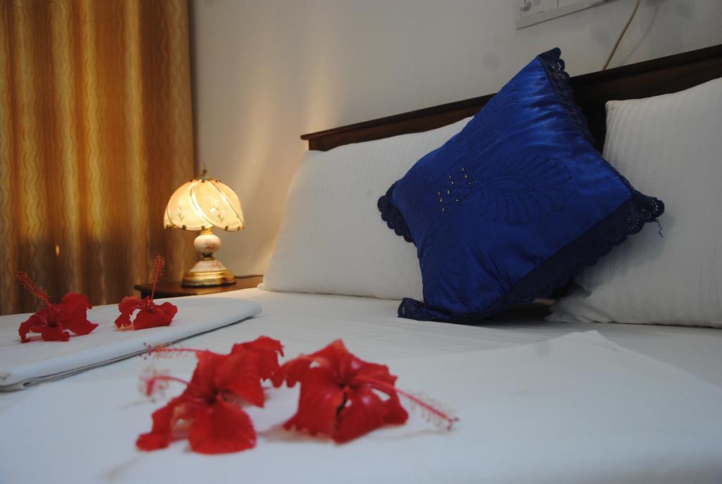 Aknara Rest Hotel Weligama Esterno foto