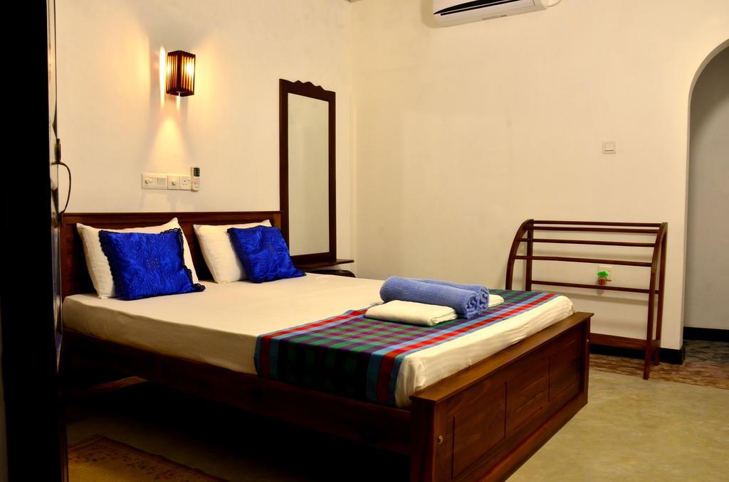 Aknara Rest Hotel Weligama Esterno foto