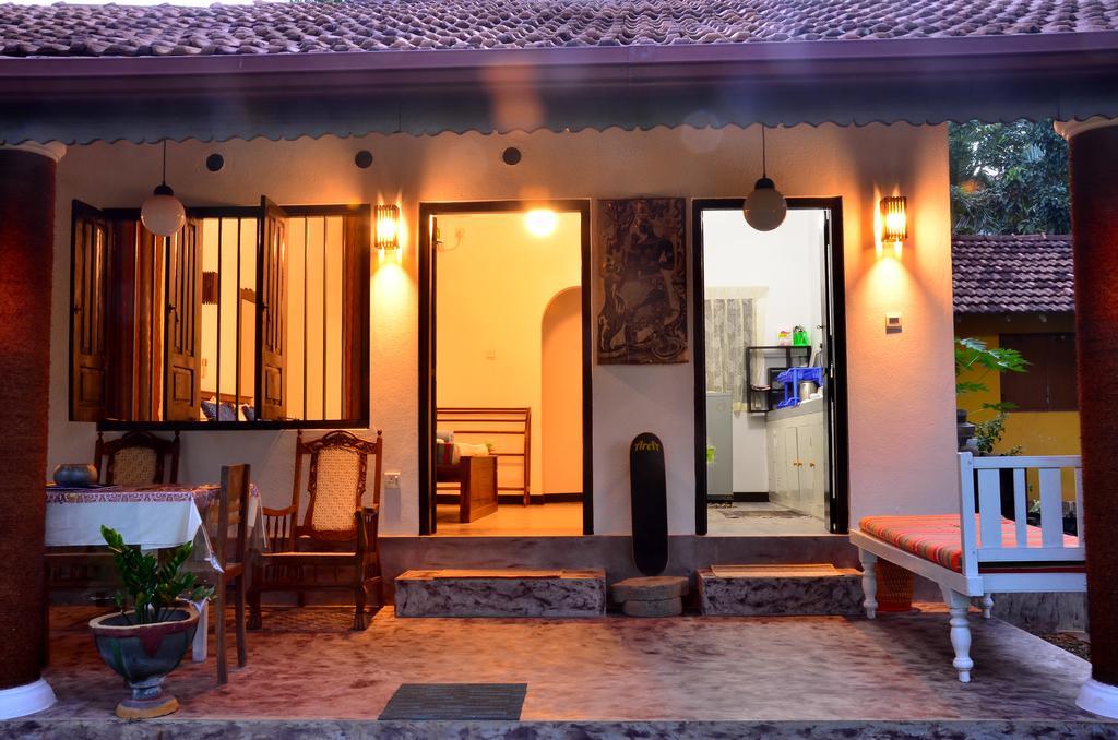 Aknara Rest Hotel Weligama Esterno foto